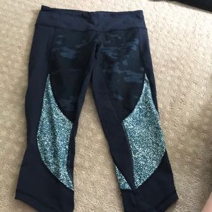 Lululemon size 6 camo leggings